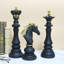 Ensemble luxueux de statues de jeu d'échecs noir et doré, figurines décoratives modernes pour salon, bureau, vestibule et bibliothèque