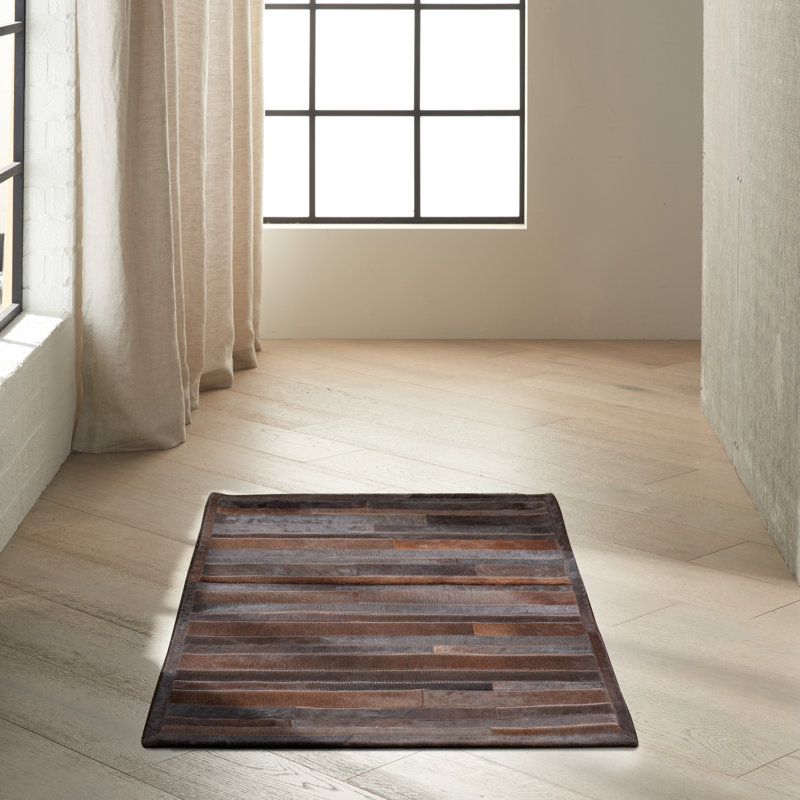 Tapis sable en peau de vache à motif géométrique Prairie Suffolk, Rectangle 2 pi 3 po x 3 pi