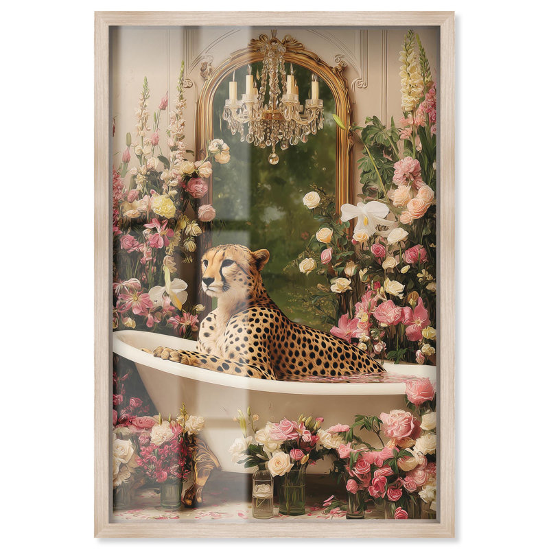 «Cheetah in Spring Bathroom Shadowbox», art mural de salle de bain par Art Remedy, cadre blond, 11 x 16, H 16 po x l 11 po