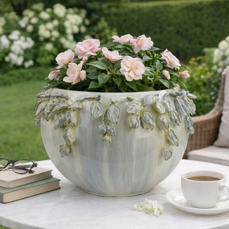 Pot à fleurs décoratif en céramique blanche avec bordure de guirlande florale, 12 po