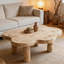 Table basse moderne en forme de nuage avec pieds ronds robustes