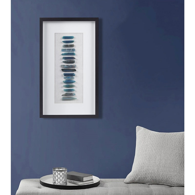 Agate bleue encadrée pour la décoration murale d'intérieur - art dimensionnel, céruléen teint naturel, fond blanc doux, verre et agate céruléenne noire, base, cadre, anneaux 4 D