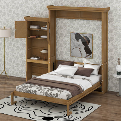 Grand lit escamotable avec plusieurs tablettes de rangement et décoration à persiennes