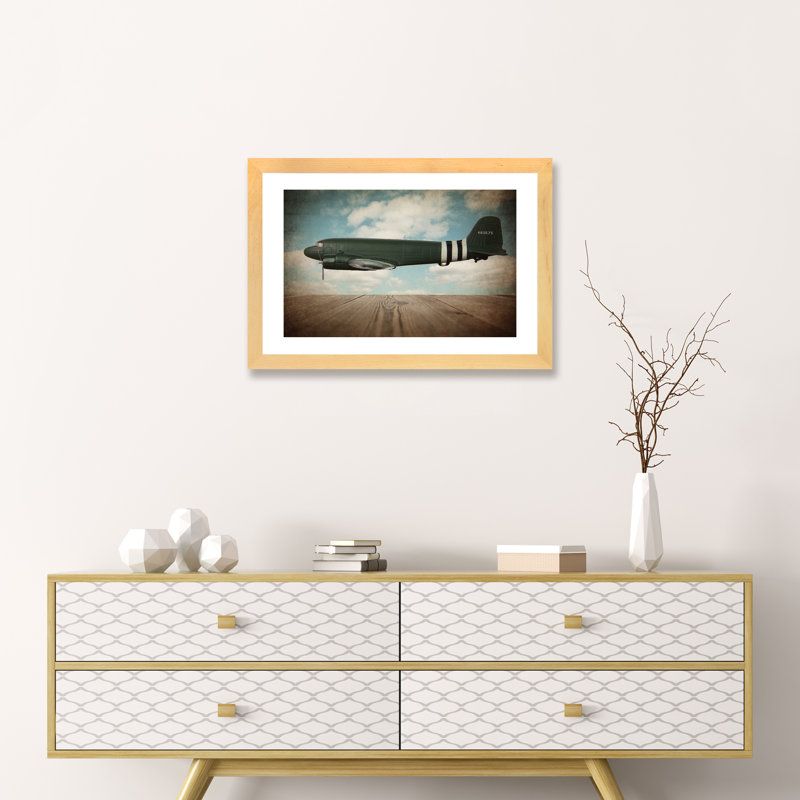 Douglas DC-3 par Saint and Sailor Studios - reproduction de photo, Papier avec cadre beige, Blanc, H 16 po x l 24 po x P 1 po