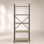 Bibliothèque industrielle à 5 tablettes avec structure ouverte en métal et tablettes en bois pour un rangement spacieux et une esthétique moderne