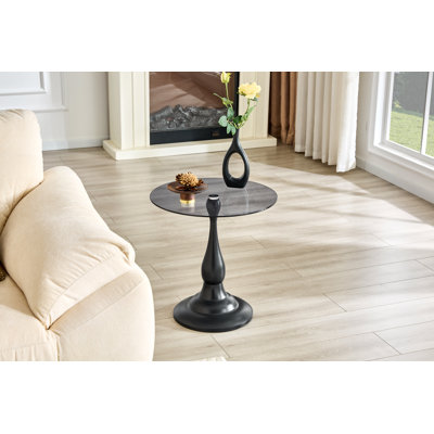Table d'appoint ronde en métal de 19,6 po avec plateau en verre trempé gris et table de bout avec base en vase noir mat pour le salon