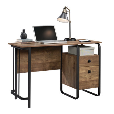 Bureau en bois avec rangement organisé, chêne