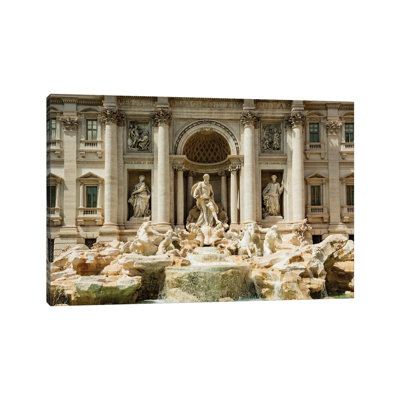 Italie, Rome. La fontaine de Trevi, conçue par Nicola Salvi. par Alison Jones - reproduction de photo sur toile tendue