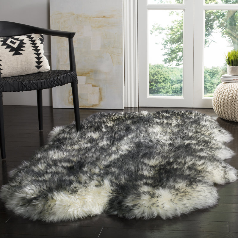 Tapis à motif de peau de mouton Tateos, Rectangle 3 pi 7 po x 6 pi