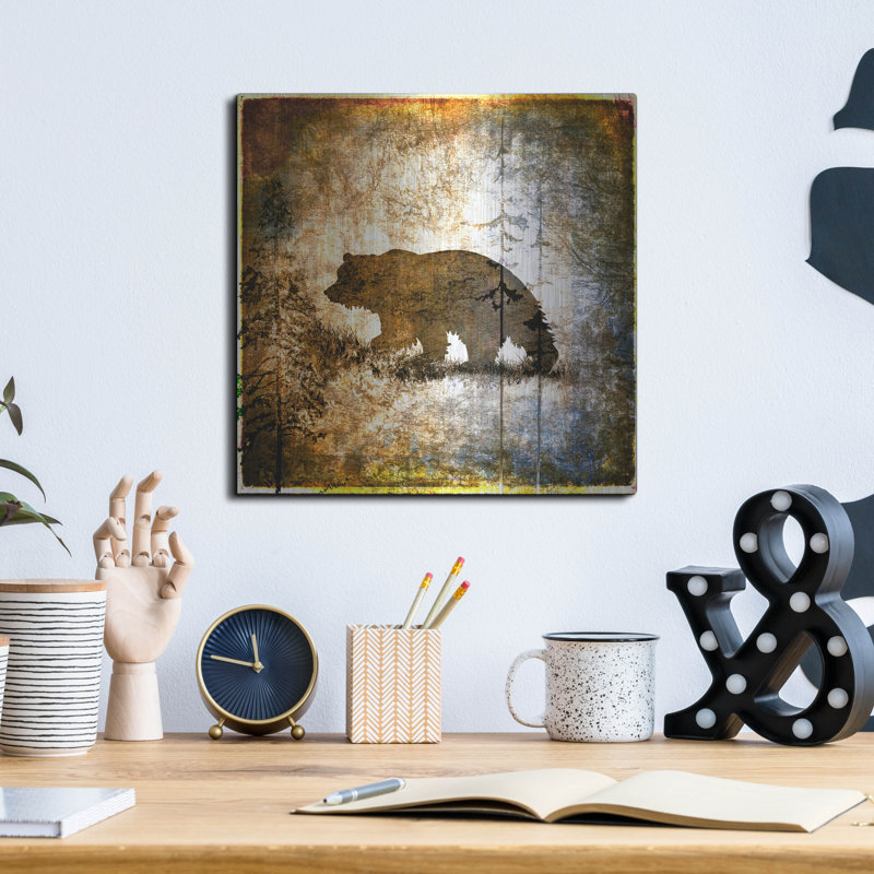 «High Country Bear» par Lightbox Journal, H 12 po x l 12 po