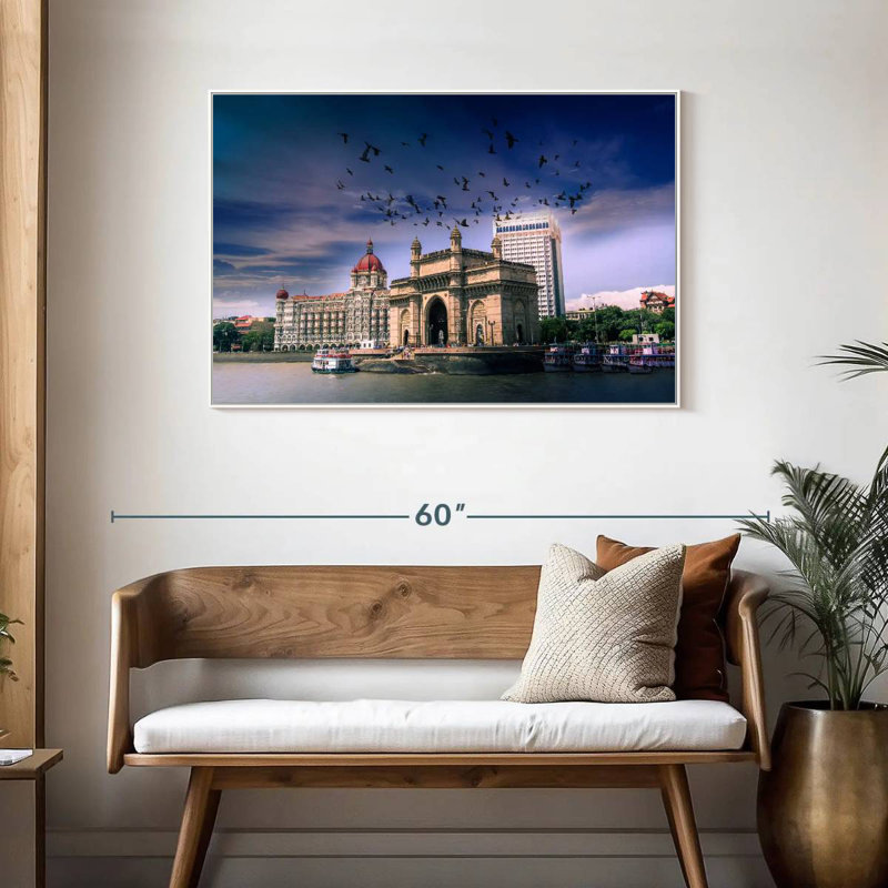 Oiseaux au-dessus de la porte d'entrée de l'Inde, Cadre flottant blanc, 43 po x 29 po