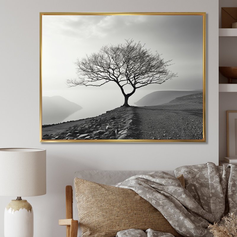 «A Beautiful Tree In Lakeside Scenery», reproduction sur toile, H 34 po x l 44 po x P 1,5 po, Cadre flottant doré