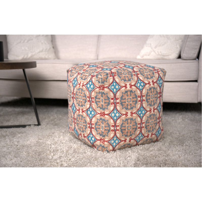Pouf en tissu fabriqué à la main