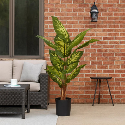 Arbre à feuilles persistantes de 47 pouces, plante artificielle, 12 feuilles de soie avec pot noir