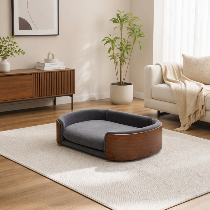 Lit pour chien surélevé de style scandinave avec pattes en bois massif et dossier en bois courbé, coussin en velours