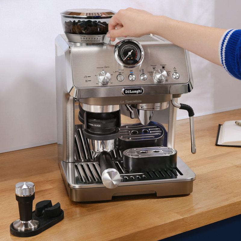 De'Longhi La Specialista Arte Evo 15-Bar Espresso Machine with Cold Brew and Built-In Grinder