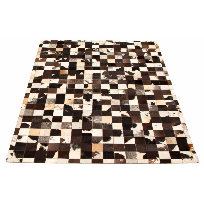 Tapis brun foncé en cuir de vache fait à la main Larocco, Rectangle 5 pi 7 po x 7 pi 11 po