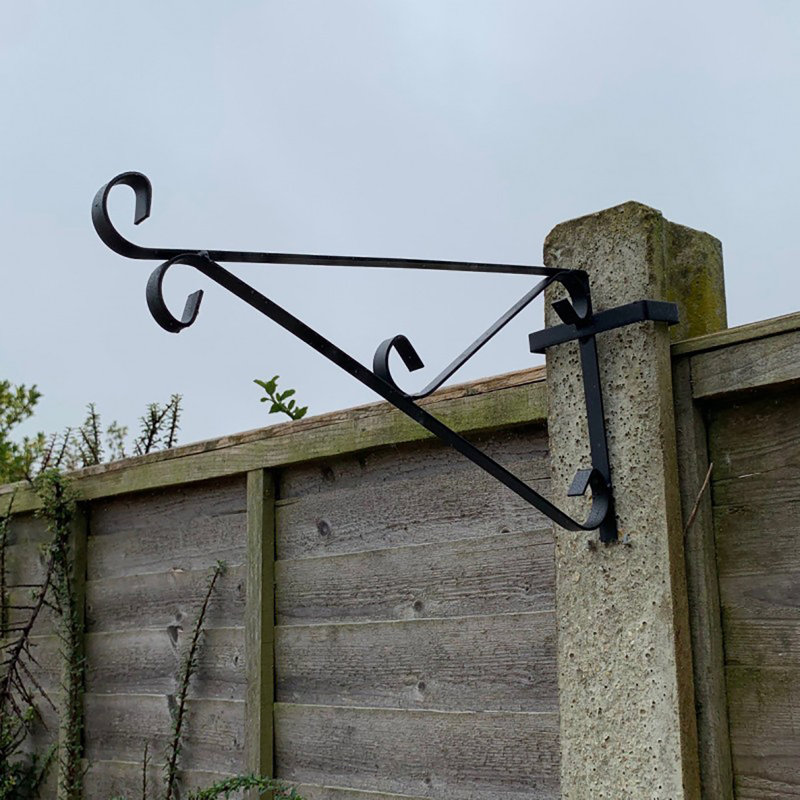 Amarillas Dakota Fields Black Metal Mounting System for Posts