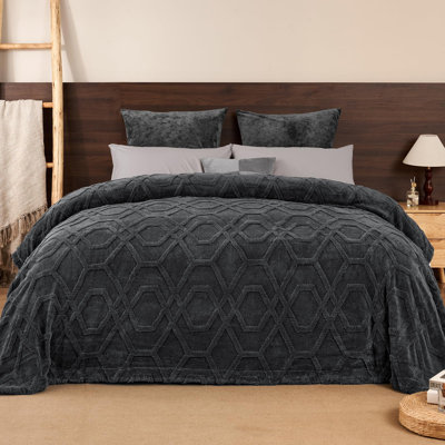 PHF Fluffy Sherpa Fleece Blanket for Winter, Warm and Cozy, 510GSM 3D Tufted Shaggy Fleece Blanket for Sofa Bed