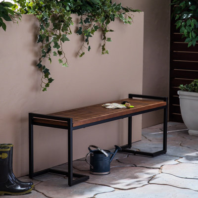 Banc en bois avec supports en fer imitant une couche de 53,45 po de largeur et ressemblant