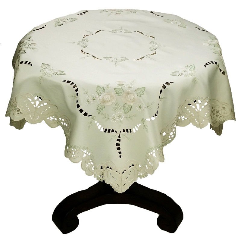 Surmatelas de table nappe à fleurs et papillons brodé Newburyport
