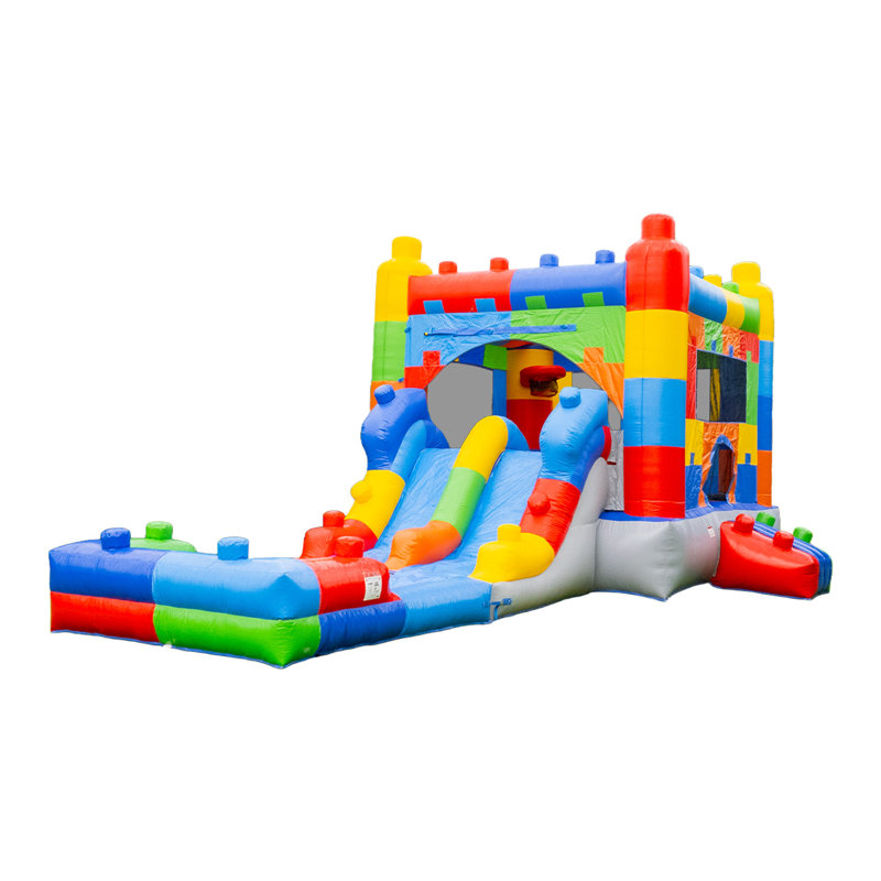 Jeu gonflable gonflable avec glissade d'eau 14 'x 26' HeroKiddo Block Party (avec souffleur d'air)