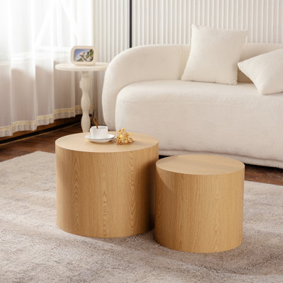 Ensemble de tables basses polyvalentes pour différentes pièces, rehaussant l'espace et le style