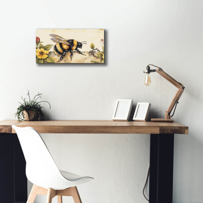 «A Bee On The Wall» par Momart, art mural sur toile, 60 po x 30 po