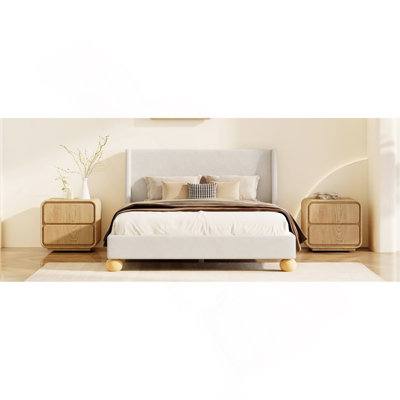 Modern Velvet Upholstered Platform Bed With Wingback Headboard And Round Wooden Legs, Ideal For A Stylish And Comfortable Bedroom.