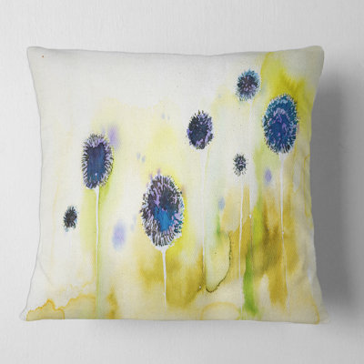 Fleurs bleues dans le pré - coussin traditionnel imprimé