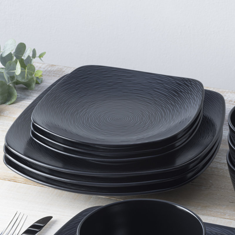 Assiettes plates Noritake, Noir