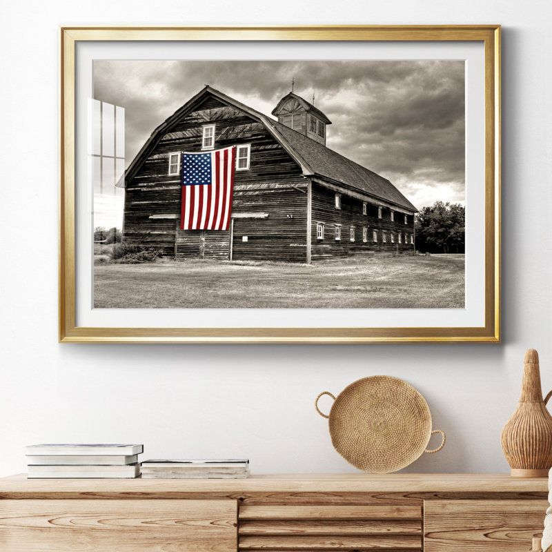 Modern Barn III - impression encadrée, H 22,5 po x l 30,5 po x P 1,5 po, Cadre doré