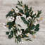 Couronne de fleurs blanches en coton avec brindilles printanières blanches 18 po