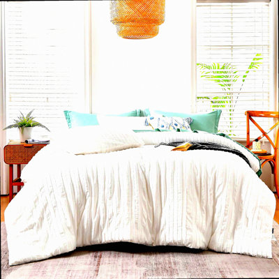 Boho Stripe Queen Comforter Set - Soft & Lightweight All Seasons Bedding with 2 Pillowcases - Tufted Queen Size Comforter