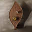 Table basse pré-assemblée en forme de feuille avec placage en noyer et incrustation de pierre