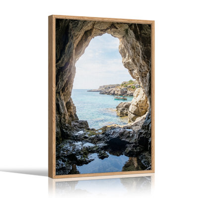 «Rocky Cave» sur toile turquoise et bateau