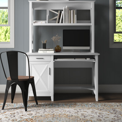 Bureau Huckins