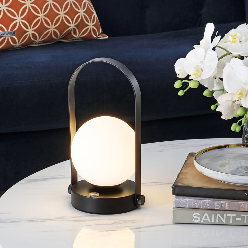 Aileas Metal USB Table Lamp