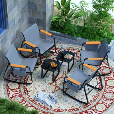 Ensemble de patio bistro 6 pièces en tissu texturé à bascule tout temps, meubles de conversation en métal antirouille avec accoudoirs larges, poches de rangement latérales et tables d'appoint en verre trempé pour terrasse de jardin, gris