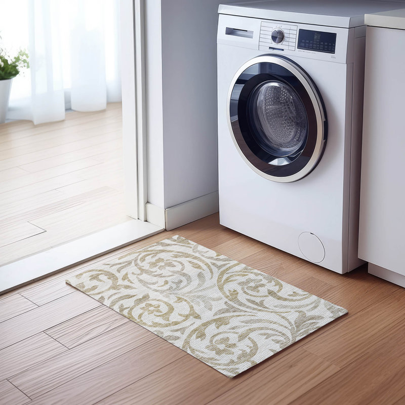 Washable Floral Indoor / Outdoor Rug, Rectangle 1'8" x 2'6"