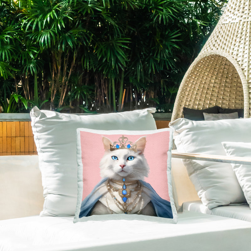 Coussin Feline Princess par Elizabeth Medley