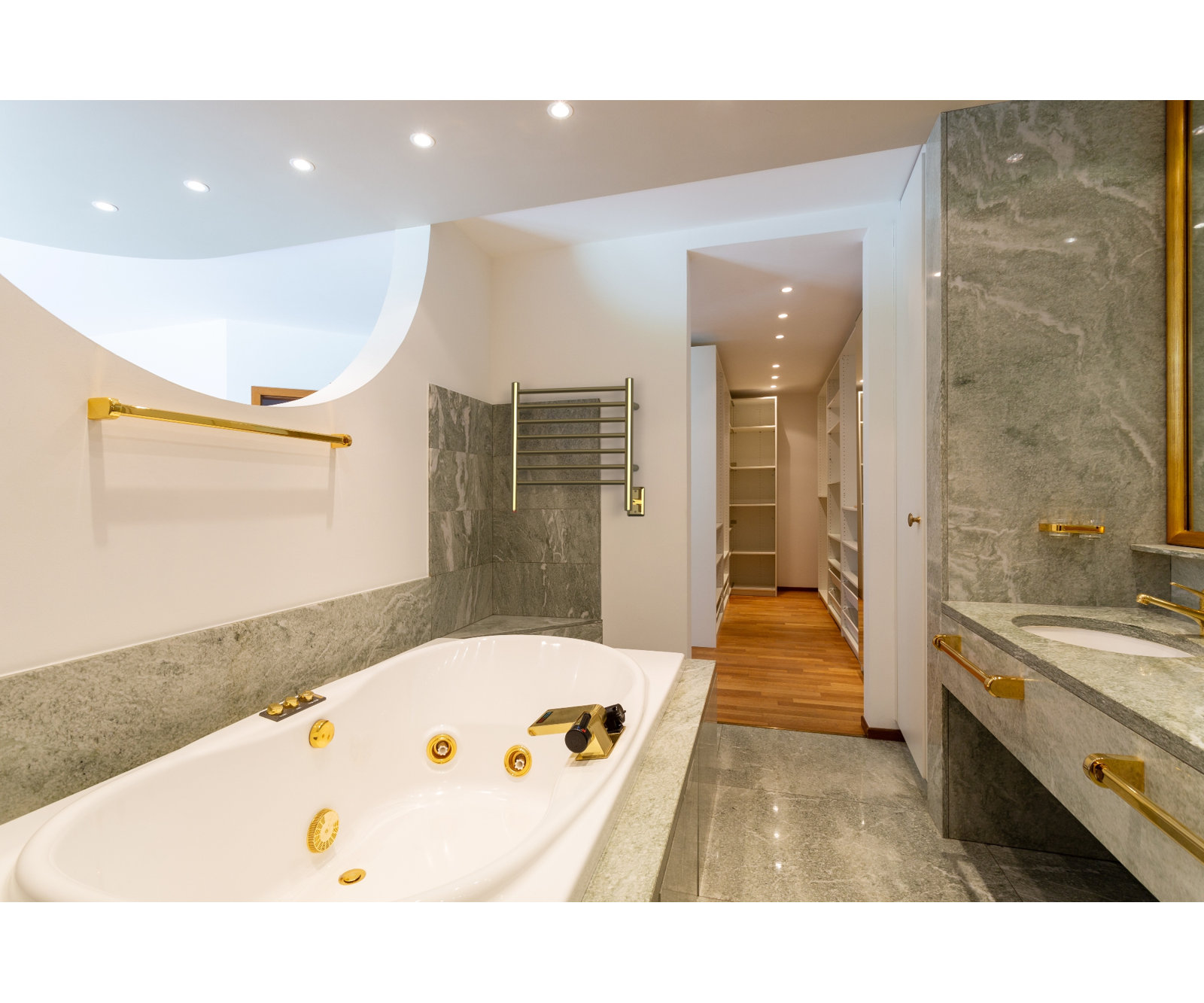 Radiant Hybrid Towel Warmer, Polished Gold