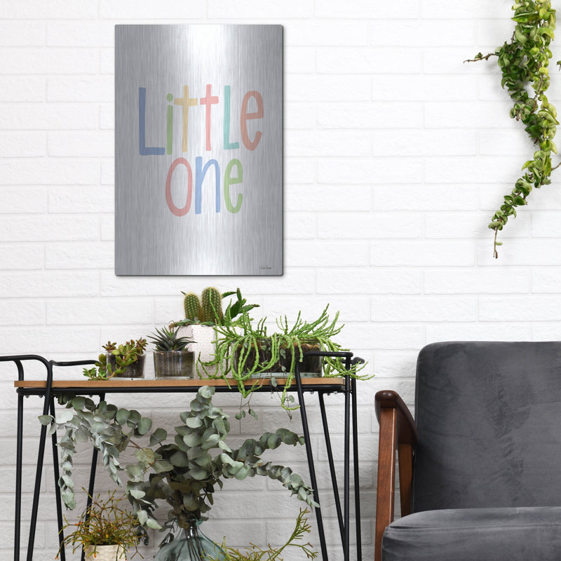 «Little One» par Lisa Larson, H 16 po x l 12 po