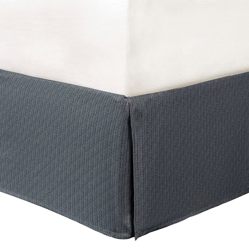 Couette 7 pièces à chevrons rouge Queen - Plaid de style Buffalo, 2 taies d'oreiller, 3 coussins décoratifs et jupe de lit. Élégante et raffinée.