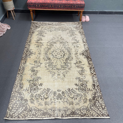 Tapis rétro, motif floral beige 45,3 x 84,3 pouces