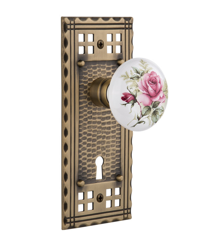 Assiette artisanale avec trou de serrure décoratif et bouton de porte en porcelaine blanche, Laiton antique