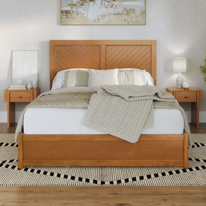 Lit plateforme en bois massif avec pied de lit et tiroirs sous le lit Lamarkus, Grand, Caramel clair