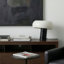 Lampe de table DEL moderne Aldrin Kingpin de 10 po avec base en marbre et variateur.