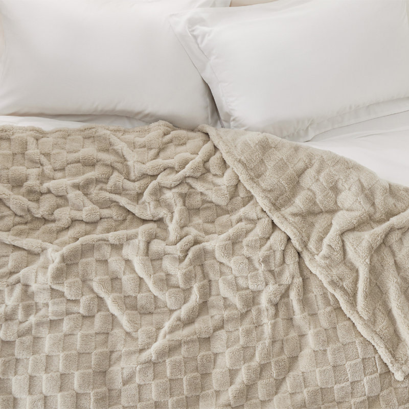 Couverture polaire à carreaux Bedsure, décoration mignonne pour la maison, 213 cm × 229 cm, Lit double, Taupe clair