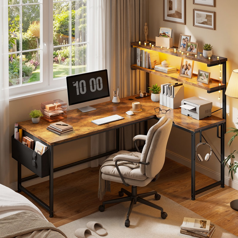 Bureau d'ordinateur en L avec lumières DEL et prise de courant, bureau de jeu réversible de l 53 po avec tablette de rangement, sac latéral, crochets pour bureau personnel, brun rustique